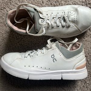 On sneakers - size 8 barely worn
